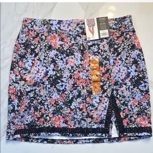 Size SMALL Jones New York Women's Mini Skort - Black, Pink, and Blue Floral